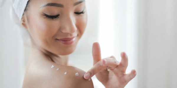 BODY LOTION : ΤΙ ΕΙΝΑΙ & ΠΩΣ ΧΡΗΣΙΜΟΠΟΙΕΙΤΑΙ;