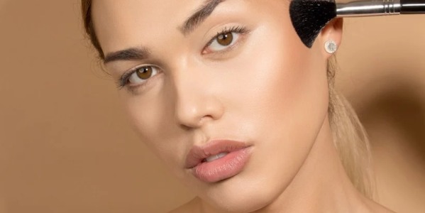 Bronzer - Πως Χρησιμοποιείται για το Απόλυτο Sunkissed Look