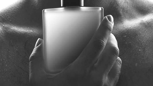 Τα Καλύτερα Ανδρικά Αρώματα που Μυρίζουν Καθαριότητα και Φρεσκάδα